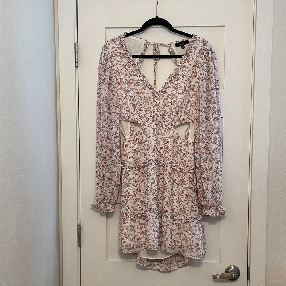Lulu's White Floral Long Sleeve Dress